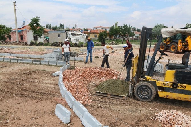 Aksaray’da mahallelere yeni park yapılıyor