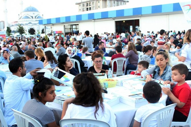 Kadir Gecesi’nde 15 bin kişilik iftar sofrası