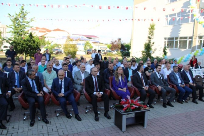 Bakan Özlü, Dr. Engin Pak Cumayeri MYO binasının açılışını yaptı