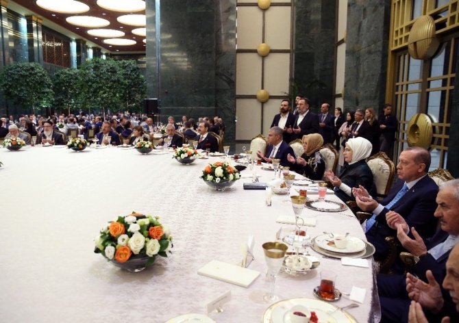 Cumhurbaşkanı Erdoğan STK temsilcileri ile bir araya geldi