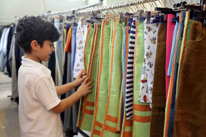 Bağcılar’da “Bayramlıklar Hayır Çarşısı’ndan”