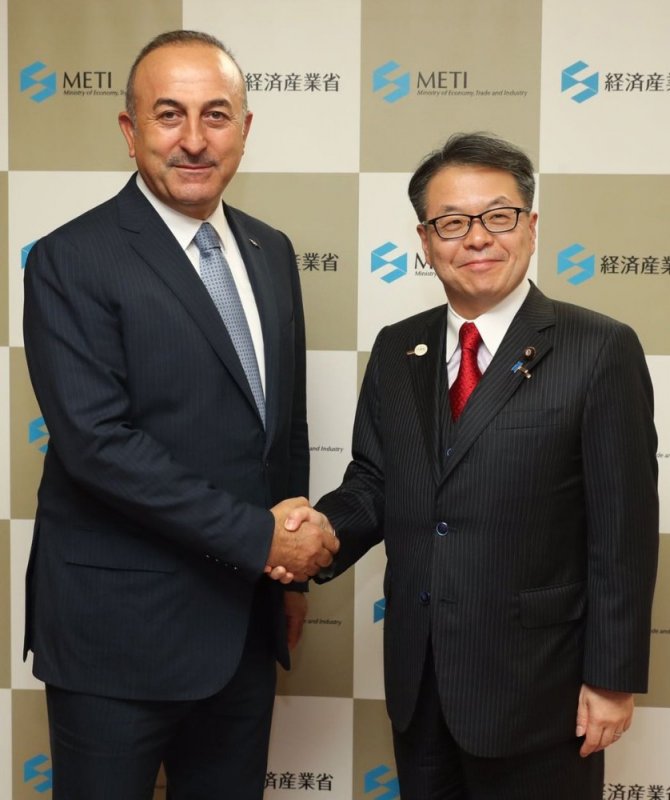 Dışişleri Bakanı Çavuşoğlu, Japonya Başbakanı Abe ile görüştü