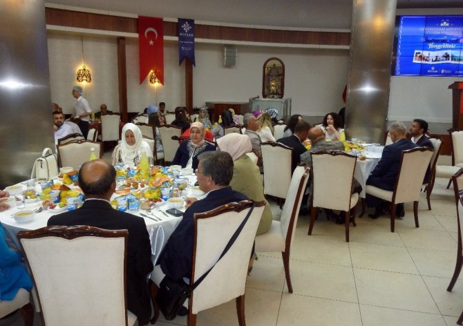 Kalkınma Bakanı Elvan, Ümraniye’de Mersinlilerle iftar sofrasında bir araya geldi