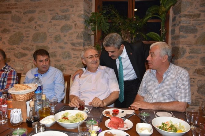 Başkan Alıcık, meclis üyeleri ile iftar yemeğinde buluştu