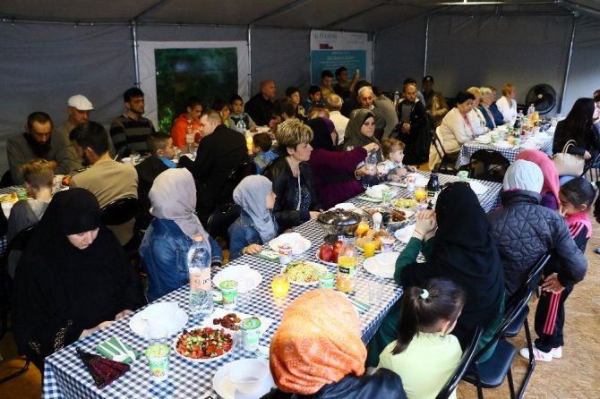 TİKA, Ramazan’da da Polonyalı Müslümanların yanında