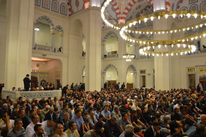 Kırıkkale’de Kadir Gecesi’nde camiler doldu taştı