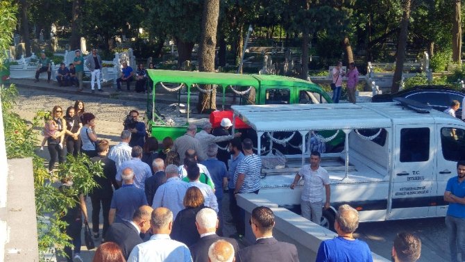 Eski TBMM Başkanı Karaduman son yolculuğuna uğurlandı