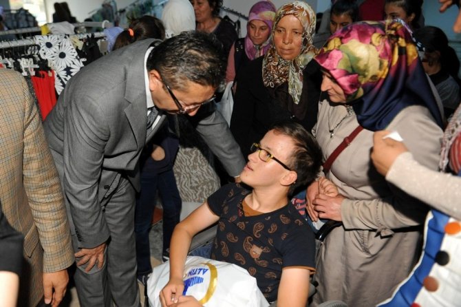 Başkan Tiryaki, çocukların mutluluğuna ortak oldu