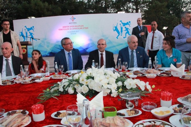 Başbakan Yardımcısı Şimşek, Batman’da iftar programına katıldı
