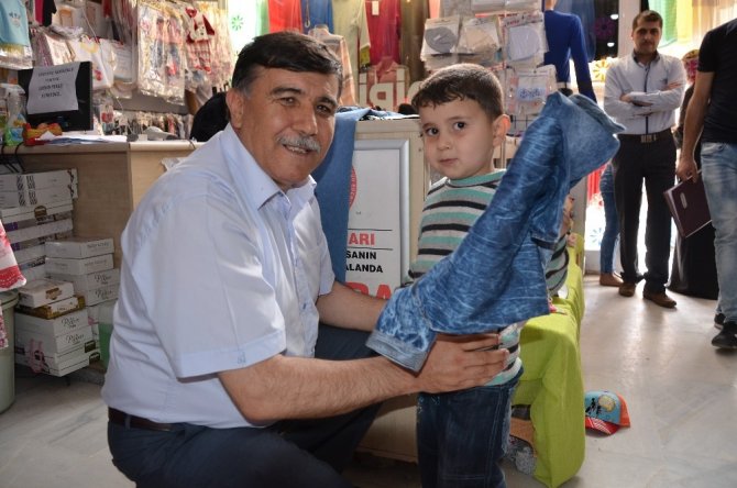 Emet Belediye Başkanı Mustafa Koca: "Yetimler gülerse dünya güler"
