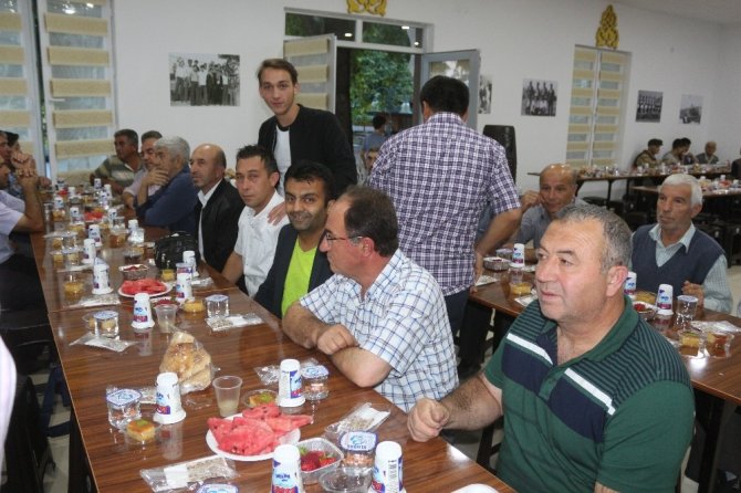 AK Parti Teşkilatı, Sarıcakaya’daki iftar yemeğinde buluştu