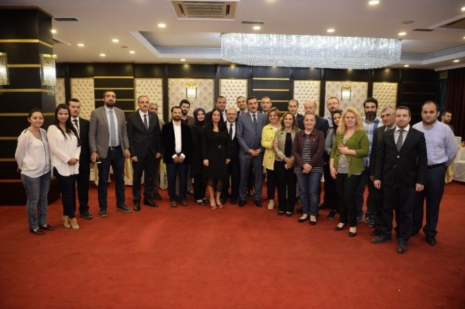Gümrük ve Ticaret Bakanı Tüfenkci, Ankara’da basın mensuplarıyla iftar yaptı