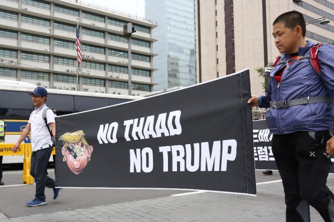 Güney Kore’de THAAD füze sistemi protesto edildi