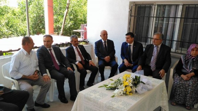 Başkan Seyfi Dingil, şehit ve gazi aileleri ile bayramlaştı