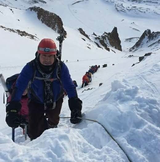Tırmanış esnasında sakatlanan dağcı helikopterle kurtarıldı