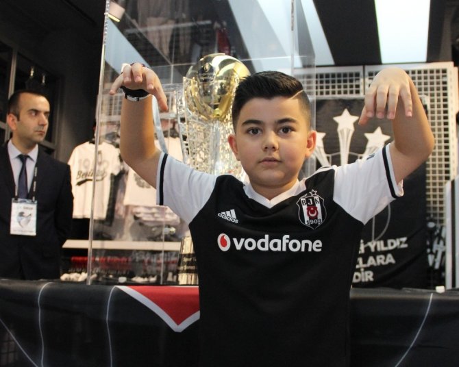 Beşiktaş’ın şampiyonluk kupası İzmir’de