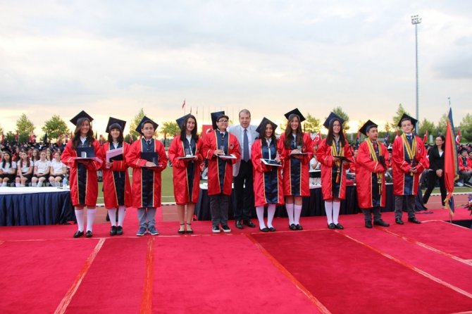 TED Ankara Koleji’nde mezuniyet sevinci