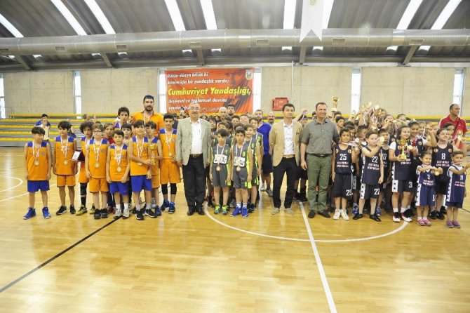 U12 ve U11 Basketbol Kırklareli Yerel Ligleri törenle kapandı