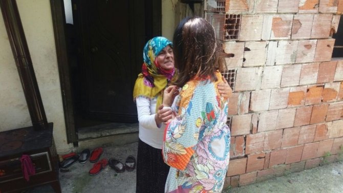Başkan Yemenici’nin eşi Nilay Yemenici ihtiyaç sahibi aileleri sevindirdi