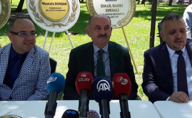 Bakan Müezzinoğlu: "Yabancılara alet olan bir İslam dünyası yönetim anlayışının bedelini ödüyoruz"