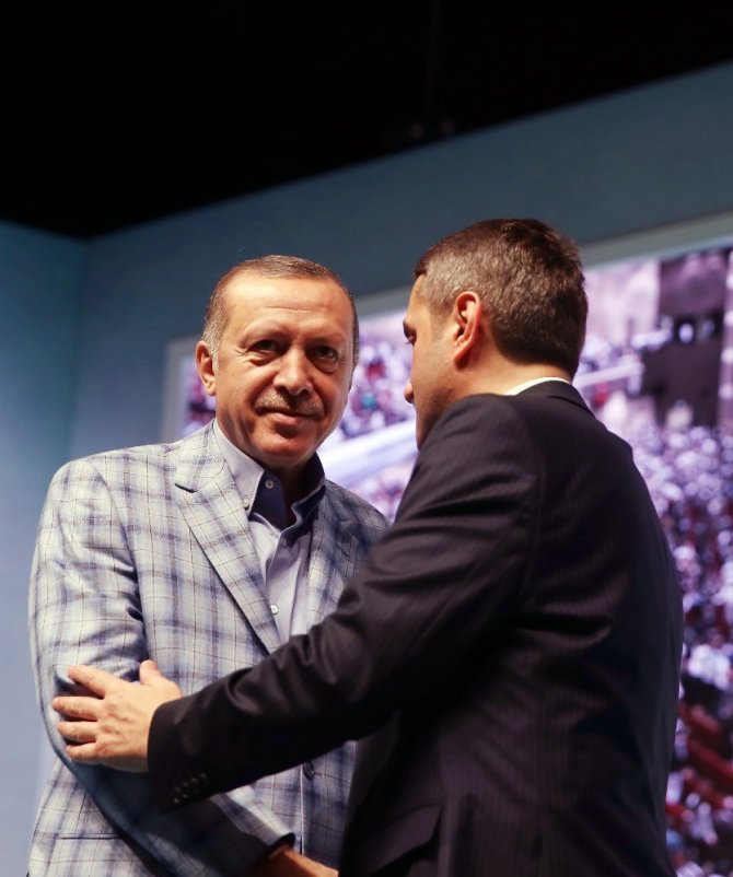 Cumhurbaşkanı Erdoğan: "AK Parti’nin ana omurgası sapasağlam ayaktadır"