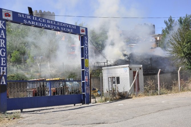 Diyarbakır’da çocukların attığı maytap yangın çıkardı
