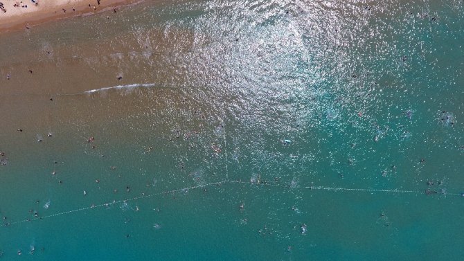 Şile sahilindeki insan kalabalığı havadan görüntülendi