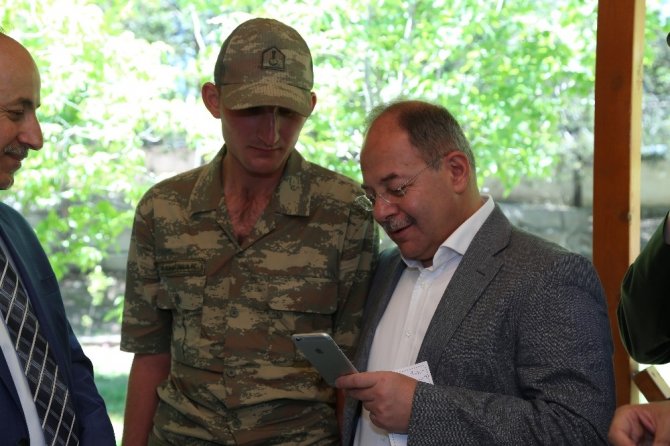 Sağlık Bakanı Recep Akdağ’dan asker ailelerine sürpriz