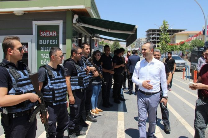 Adanur, Cizre halkı ile bayramlaştı