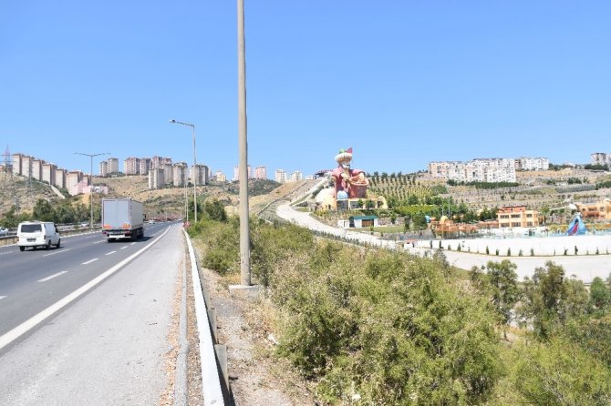 Demirtaş: “Nasreddin Hoca heykeli kaldırılmalı"