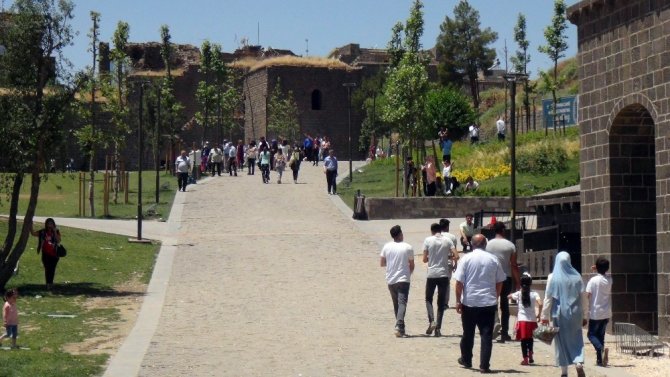 Bayramda Diyarbakır’a turist akını