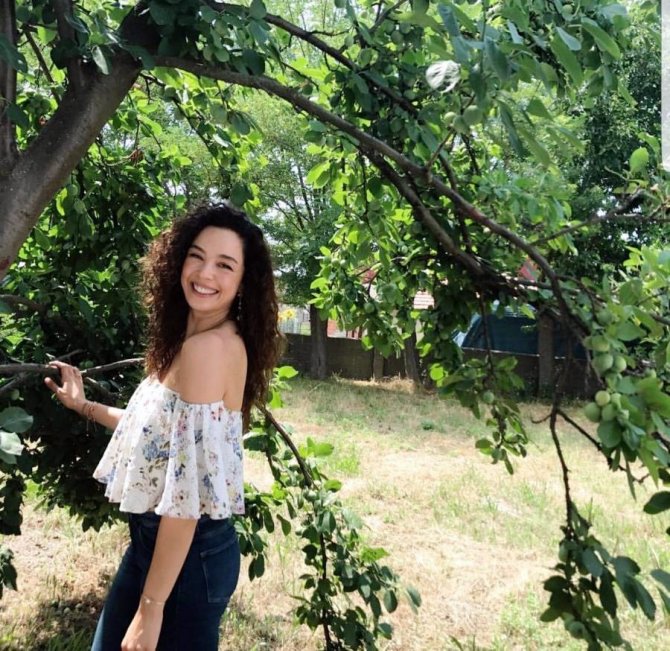 Dünya güzeli Akın’dan doğada pozlar