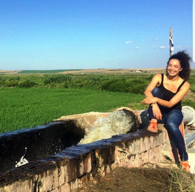 Dünya güzeli Akın’dan doğada pozlar
