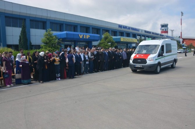 Şırnak’ta şehit olan askerin cenazesi memleketi Trabzon’a getirildi