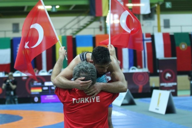 Muhammed Lütfi Küçükyıldırım Avrupa üçüncüsü