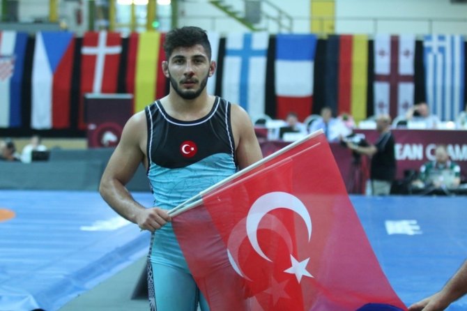 Muhammed Lütfi Küçükyıldırım Avrupa üçüncüsü