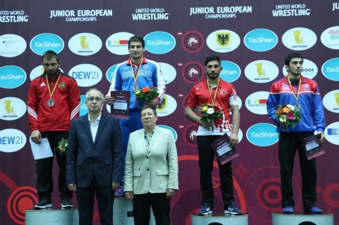 Muhammed Lütfi Küçükyıldırım Avrupa üçüncüsü