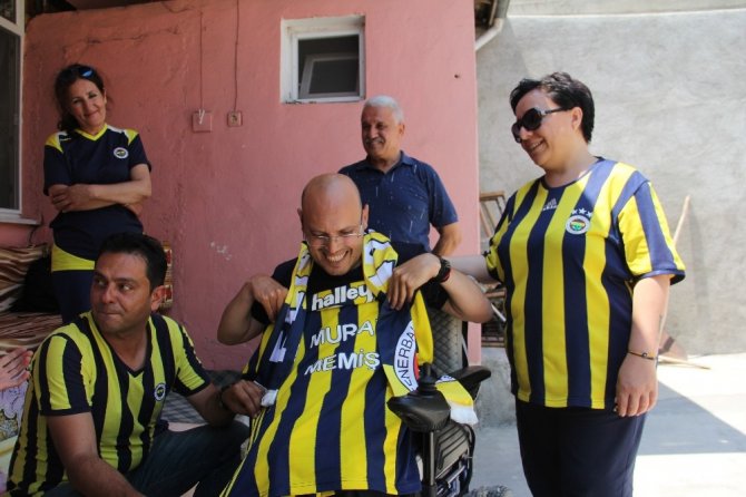 Fenerbahçe taraftarından örnek davranış