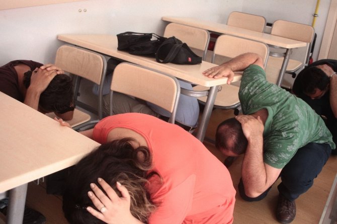 Deprem tırı Adana’da