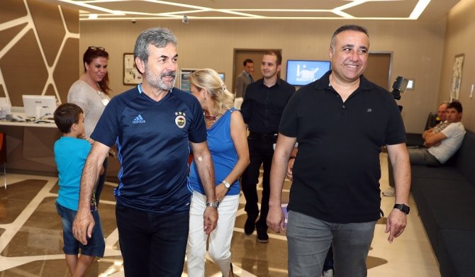 Fenerbahçe’de sağlık kontrolleri sürüyor