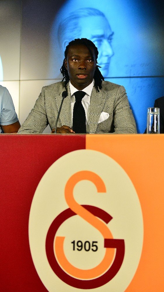 Gomis, Galatasaray ile imzaladı