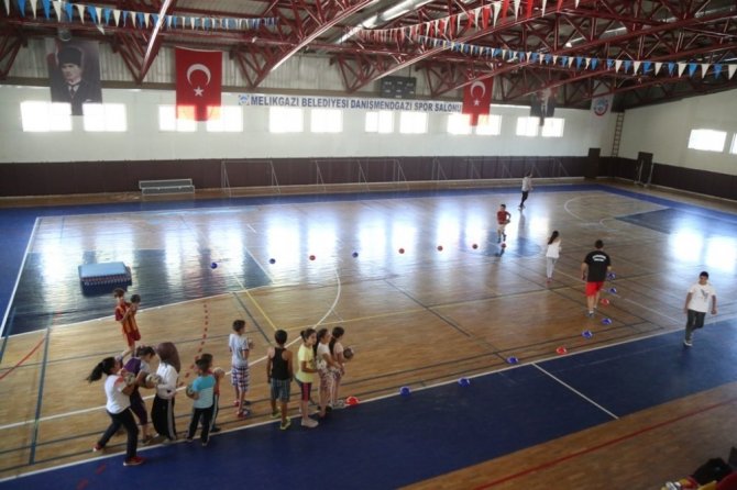 Melikgazi Belediyesi’nde 54 branşta yaz spor okulu açılıyor