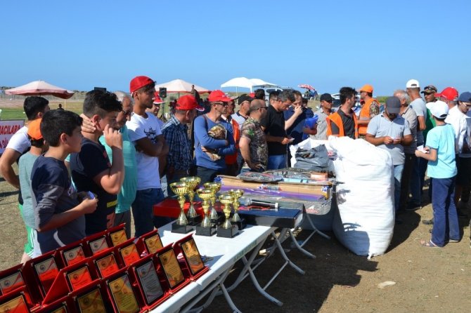 Alaçam’da Tek Kurşun, Trap ve Tabanca Yarışması