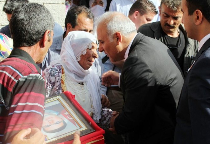 Şehit korucu son yolculuğuna uğurlandı