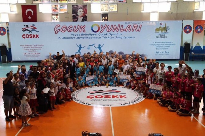 Payas’ta mendil kapmaca şampiyonası