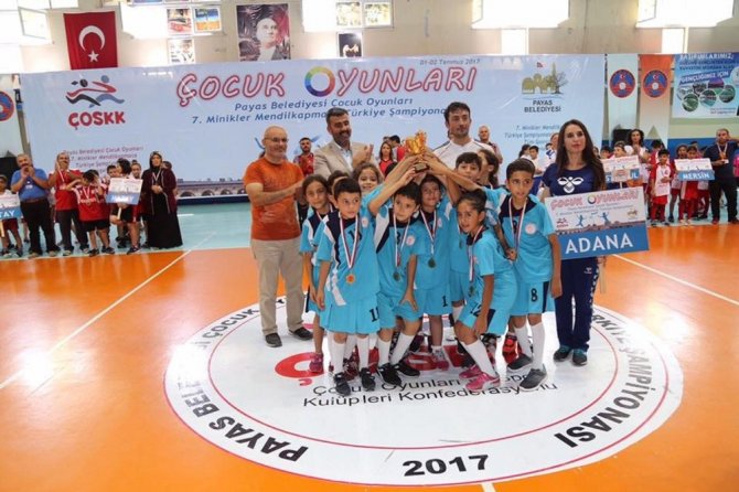 Payas’ta mendil kapmaca şampiyonası