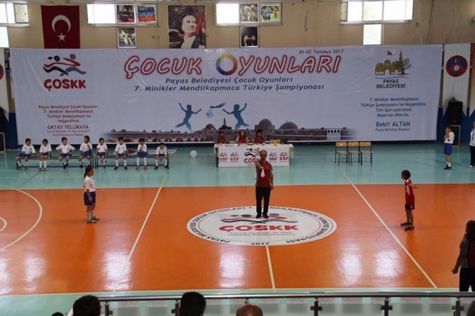 Payas’ta mendil kapmaca şampiyonası