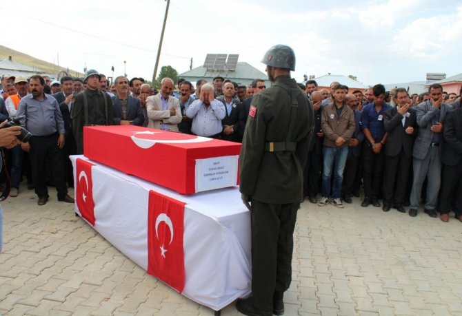 Şehit korucu son yolculuğuna uğurlandı