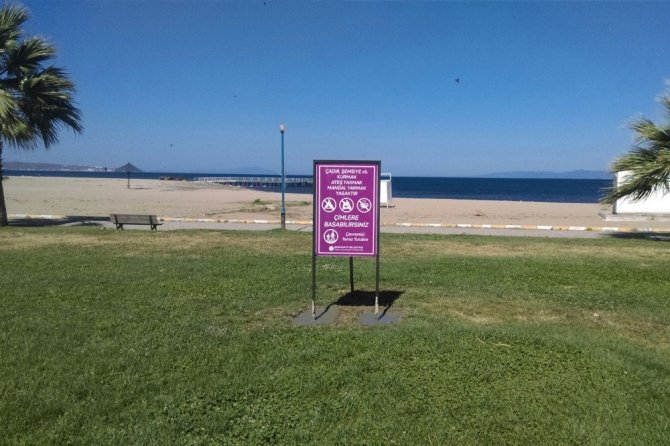 Burhaniye’de çimlere basmak yasak değil