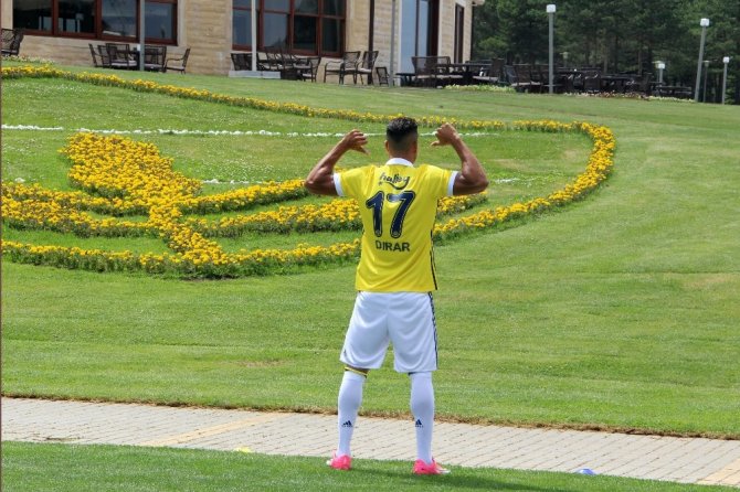 Fenerbahçe’nin forma tanıtımı yapıldı